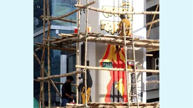 মেট্রোরেলের পিলারে ফুটে উঠবে হাসিনার শাসনামল!