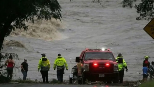 টেক্সাসে হঠাৎ বন্যায় প্রাণহানি বেড়ে ২৪