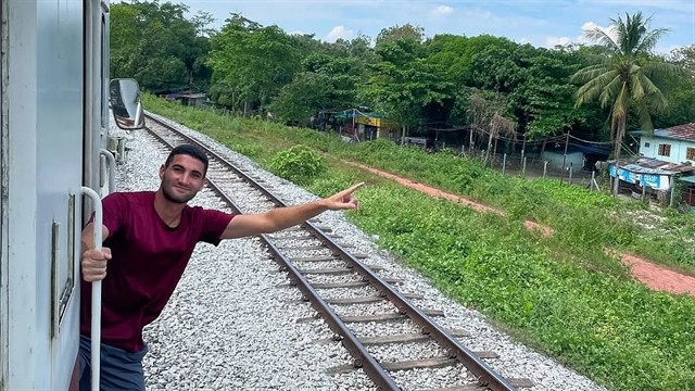 ওসিডি থেকে মুক্তি পেতে বিশ্বভ্রমণ করেছেন এই তরুণ!