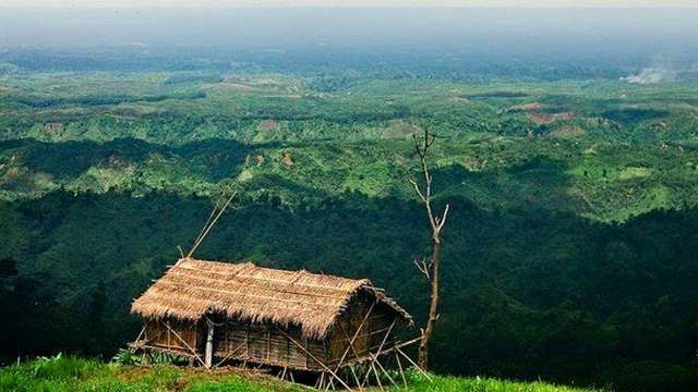 বান্দরবান: মেঘ ছোঁয়ার গল্প